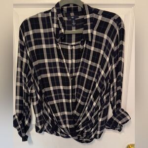 GAP Long Sleeve Plaid Shirt with Eyelet Closure - Deep V - Size L - blue & gray